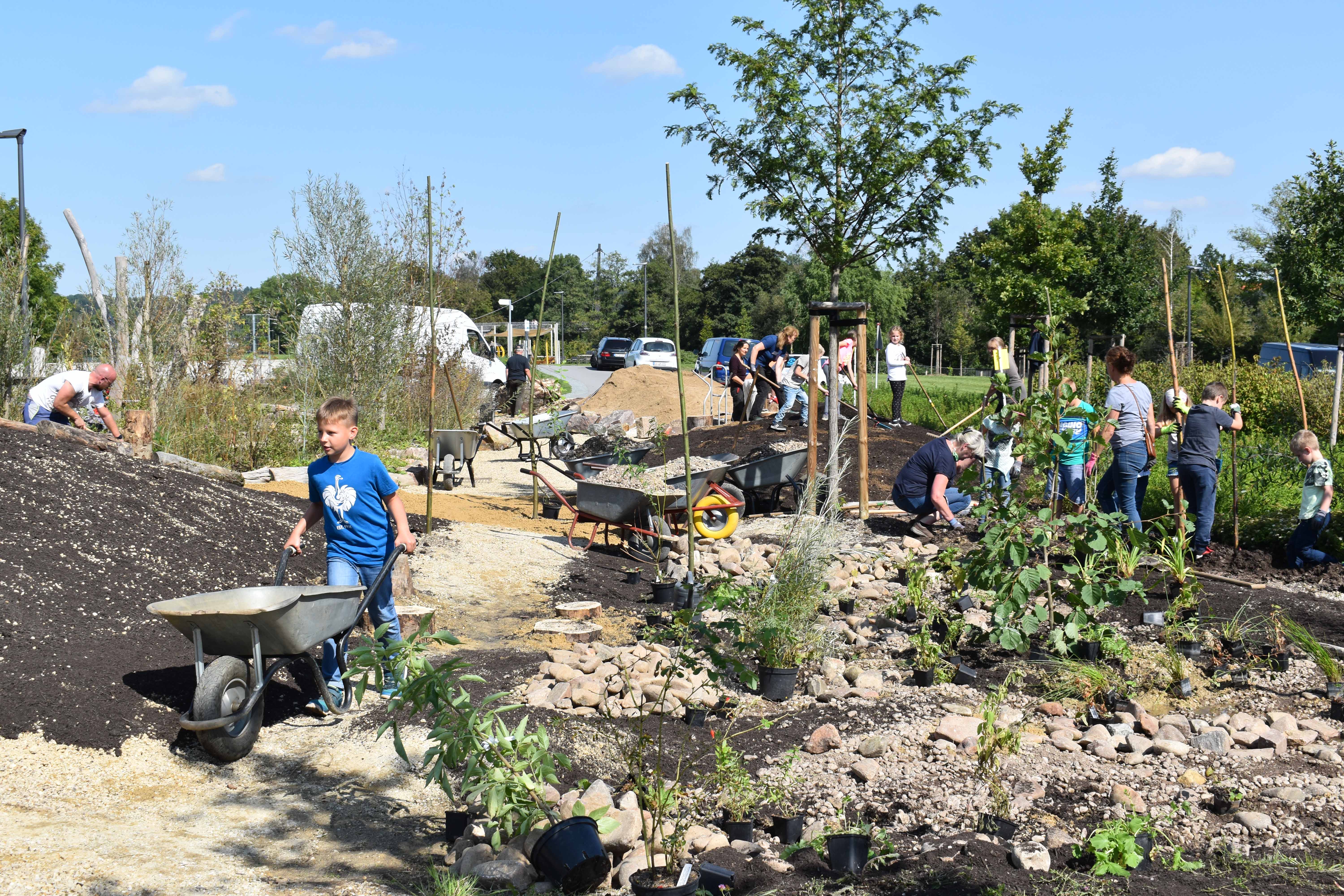 Helfer_Natur-Erlebnis-Rau... undefined